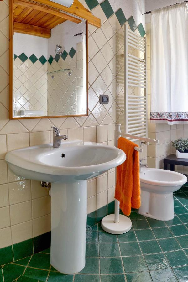 La Colombaia Apartment Saint Marcel Bagian luar foto